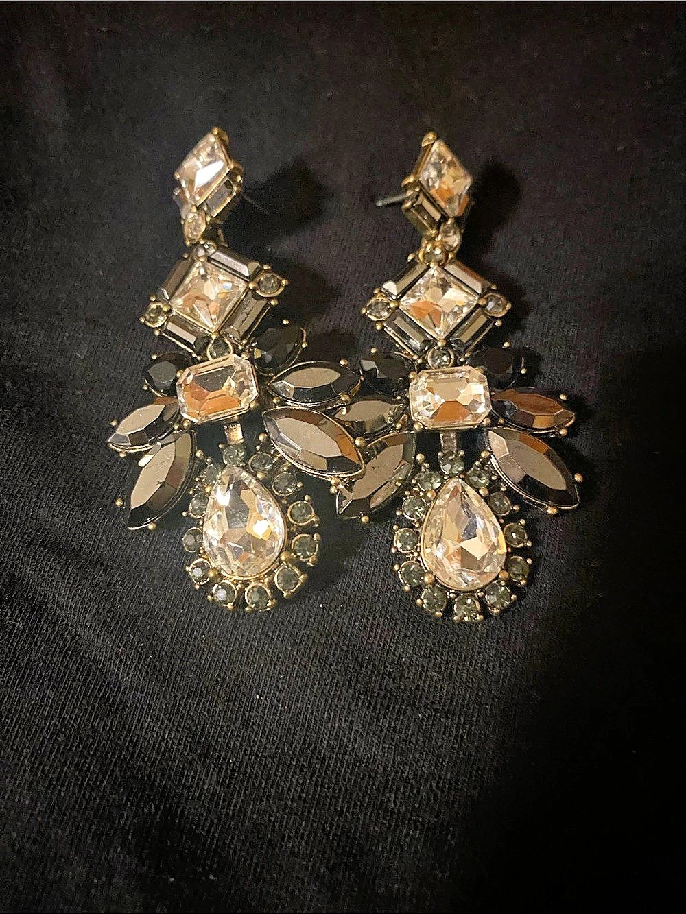Crystal Statement Drop Earrings 3โL